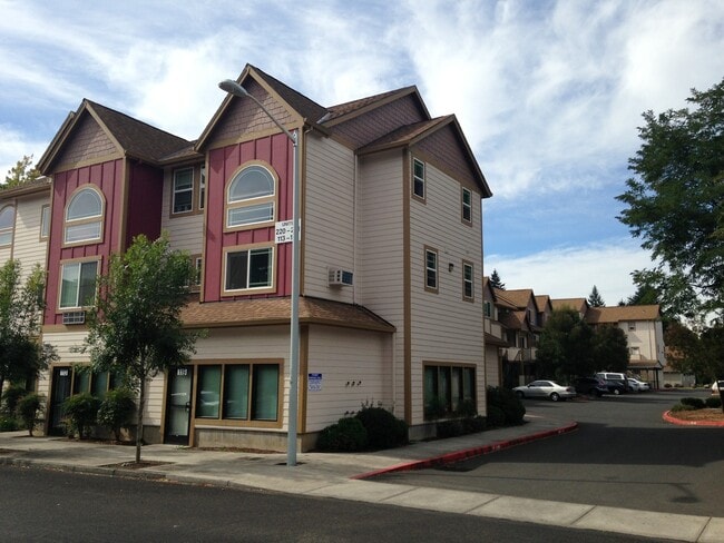 Interior Photo - Elaine Station Apartments