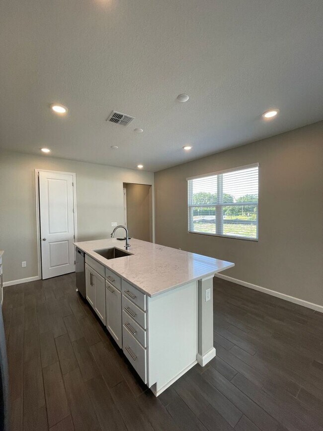 Foto del edificio - 824 Blue Creek Dr