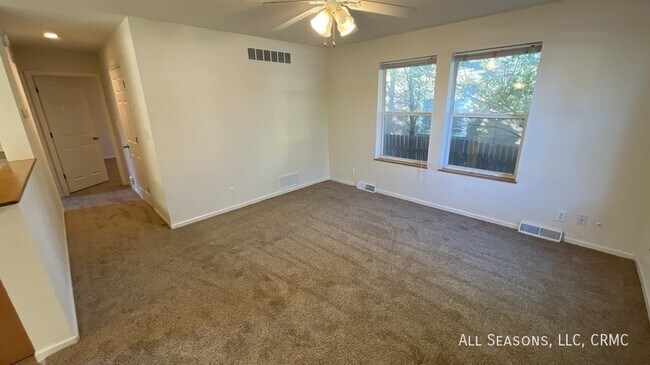 Photo - 616 N Spruce St Apartment