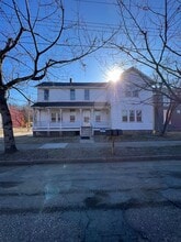 Building Photo - 907 Forest St