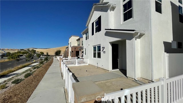Building Photo - 1151 Frontier