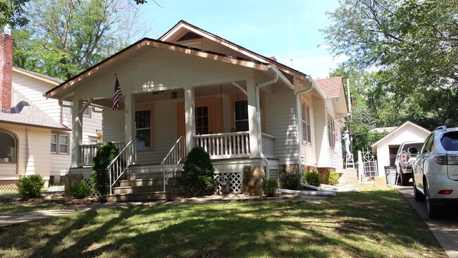 Building Photo - 1132 Southwest Medford Avenue