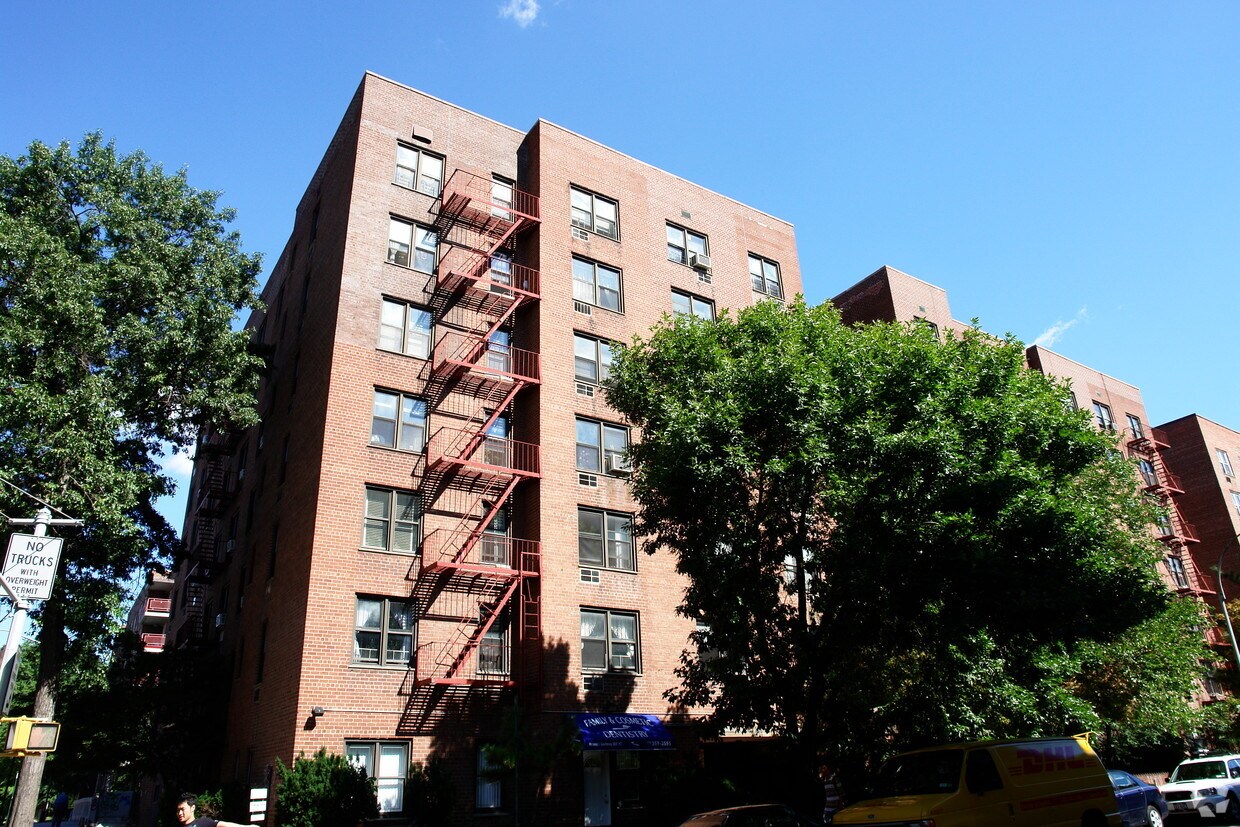 Building Photo - 143-05 41st Ave