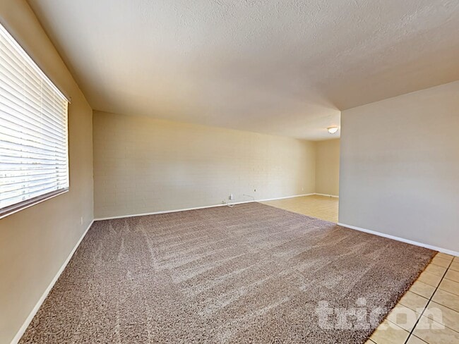 Building Photo - 5024 W Krall St