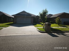 Building Photo - 5710 Clearwater Dr