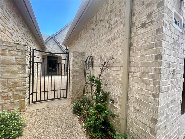 Building Photo - 2406 Vineyard Dr