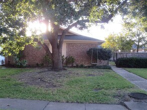 Building Photo - 1006 Walnut Bend Ln