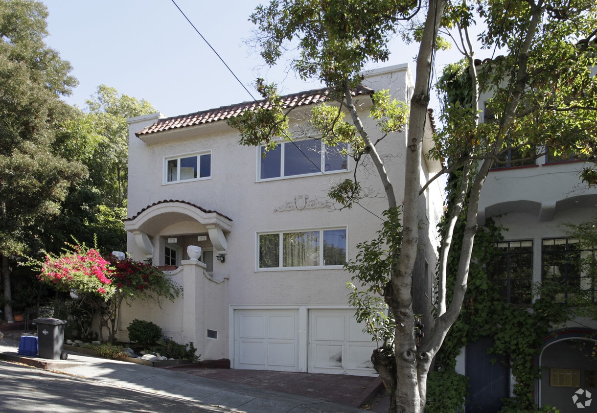 Primary Photo - 2326-2328 Le Conte Ave