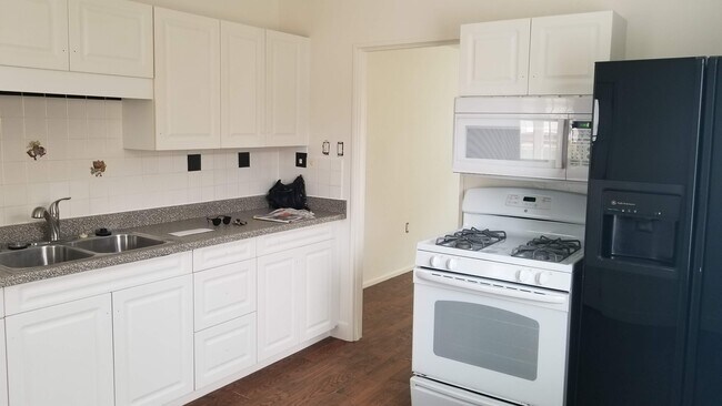 Building Photo - 3252 Clairemont Mesa Blvd