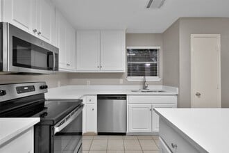 Building Photo - 16376 Sun View Ln