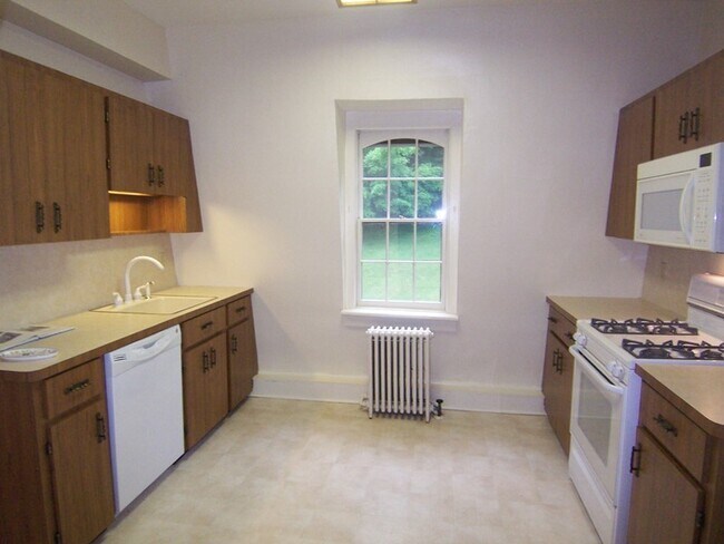 Building Photo - 2 Family Apt