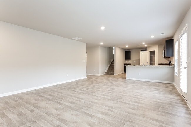 Building Photo - 931 Equine Dr