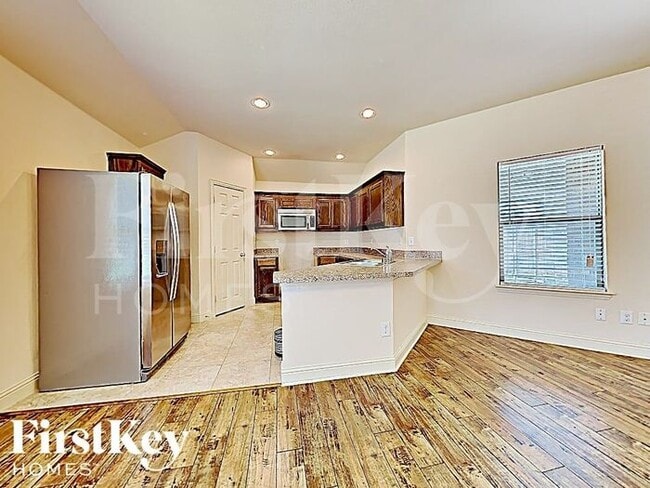 Building Photo - 606 Hearthstone Drive