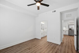 Building Photo - Paradiso Bonita Springs