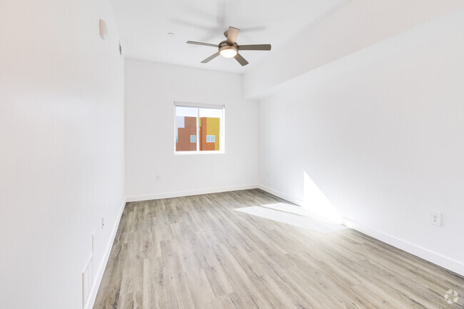 1BR, 1BA - 582SF - Living Room - Mesquite Terrace