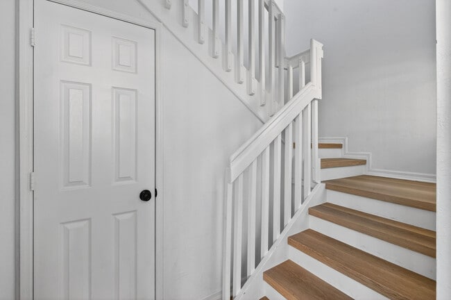 Foto del edificio - 2804 Sarento Pl