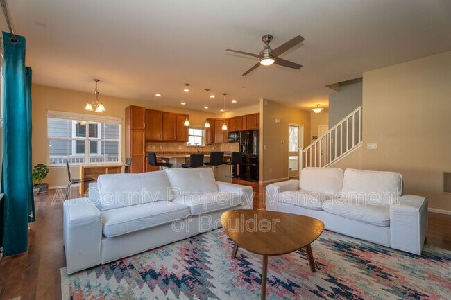 Building Photo - 1326 Bluemoon Dr