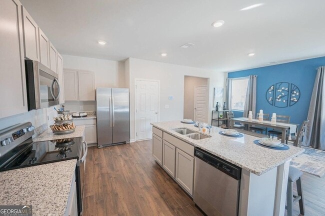 Building Photo - 4901 Stonebrooke Dr