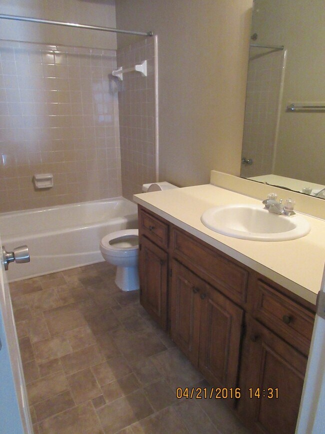 Building Photo - 32 Hackberry Ct