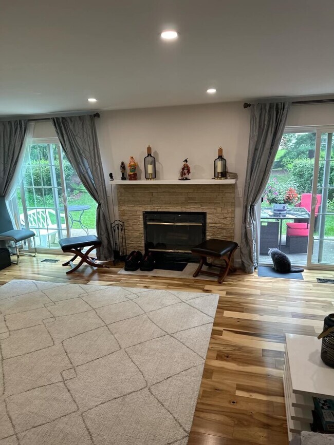 Foto del edificio - 928 W Happfield Dr