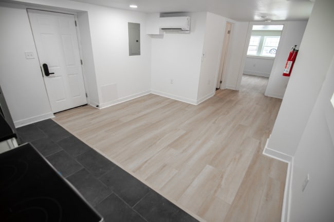 Building Photo - 1388 W 83rd St