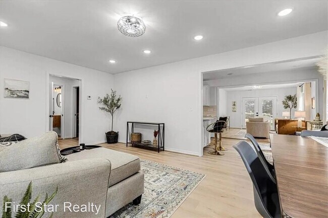 Building Photo - 3 br, 2 bath House - 1318 S West Ave