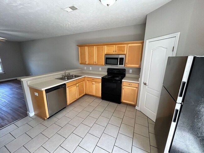 Building Photo - 284 Meigs Dr