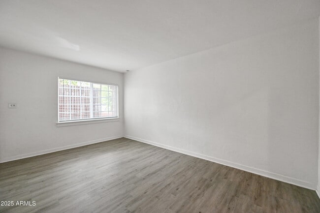 Building Photo - 2709 N 7th St