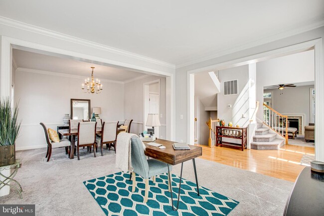Building Photo - 1000 Hotchkiss Pl