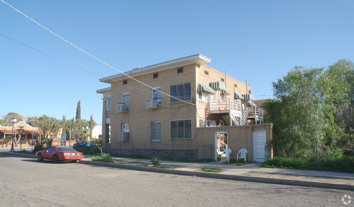 Side of building - 502-506 S 5th Ave