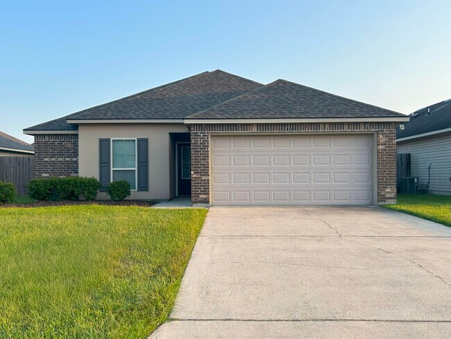 Building Photo - 42432 Palmstone Ave
