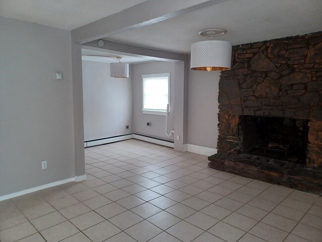 Building Photo - 39 Grove St