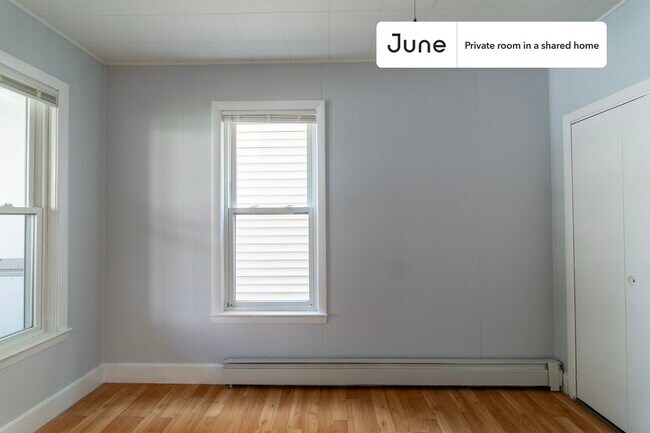 Foto del edificio - Room in Shared 3 bed/1 bath home