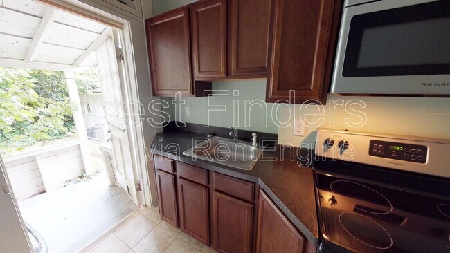 Foto del edificio - 2145 Oak St