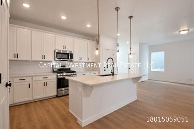 Foto del edificio - 4692 Camellia Ln