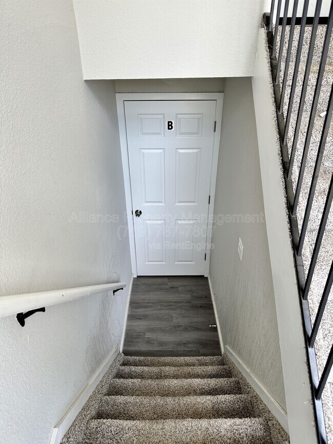 Photo - 907 W Madison St Apartment