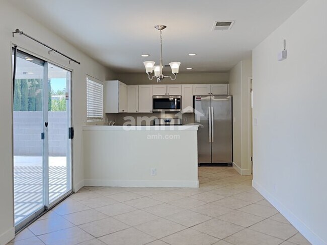 Foto del edificio - 7900 Mountain Point Ave