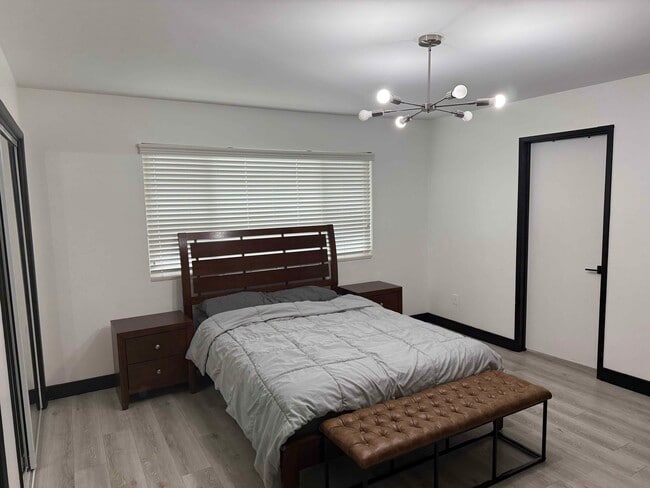 Foto del edificio - 1943 Arriba Dr