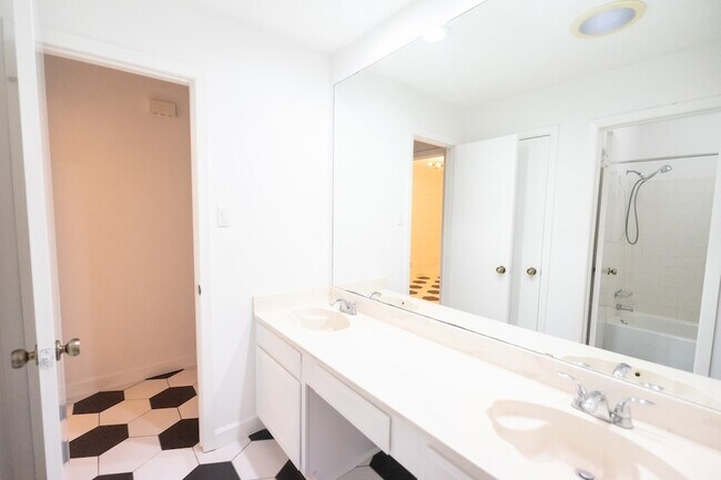 Foto del edificio - 1314 Frontier Ln