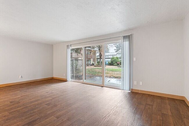 Building Photo - 1 bedroom 1 bath. FIRST MONTH FREE!!!!