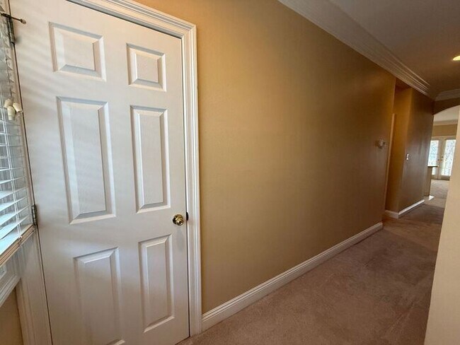 Foto del edificio - Pensacola - Downtown - 2 bedroom, 2 bathroom - water and sewer included