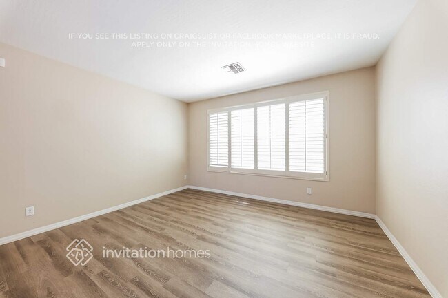 Building Photo - 5405 W Siesta Way