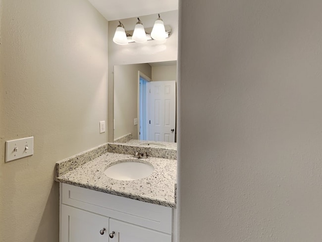 Building Photo - 7218 Moss Bluff Ct