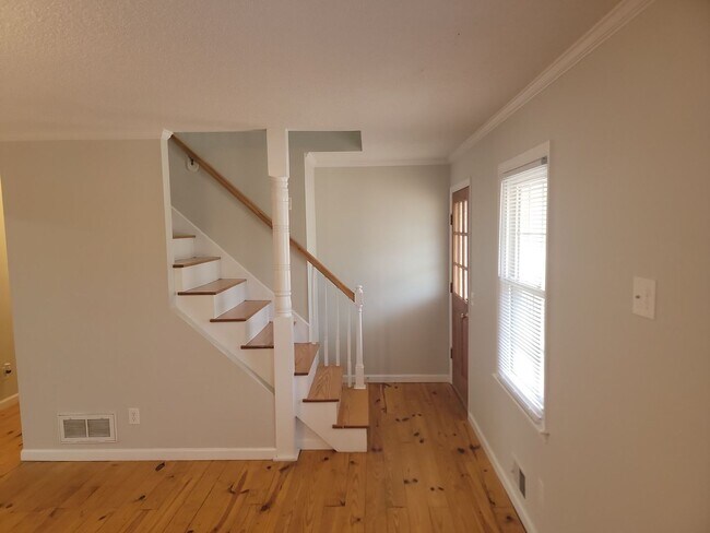 Foto del edificio - 3 bedroom 2 bath house Oak Grove Area