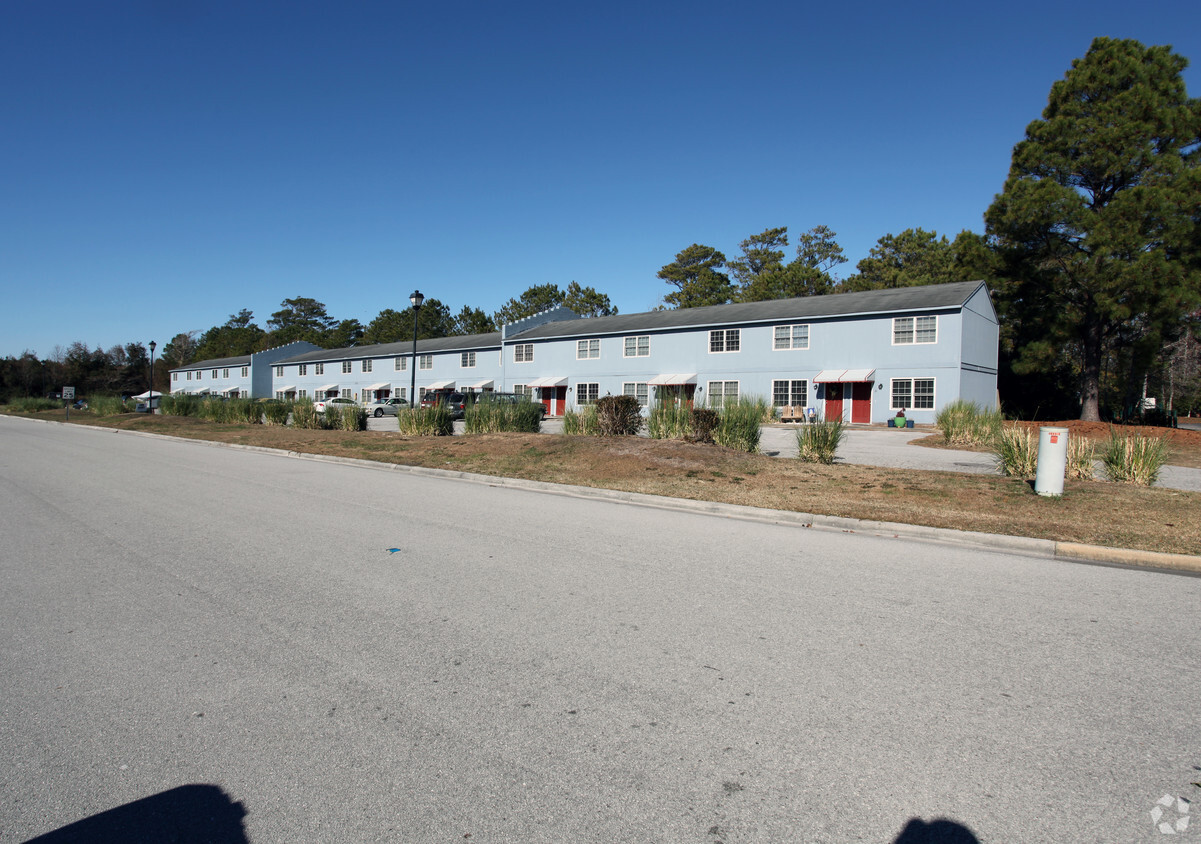 Building Photo - Carteret Townes