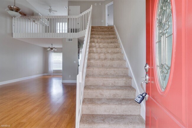 Foto del edificio - 3 br, 3 bath House - 1051 Burnett Street