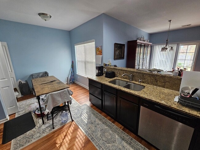 Foto del edificio - 136 Cordage Dr