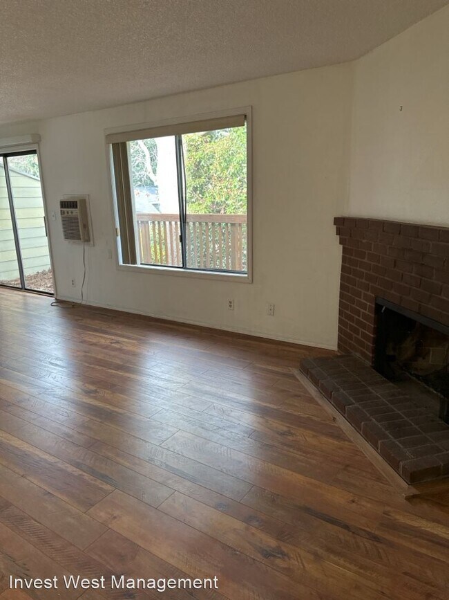 Foto del edificio - 2 br, 1 bath House - 605 SE 121 Ave #8