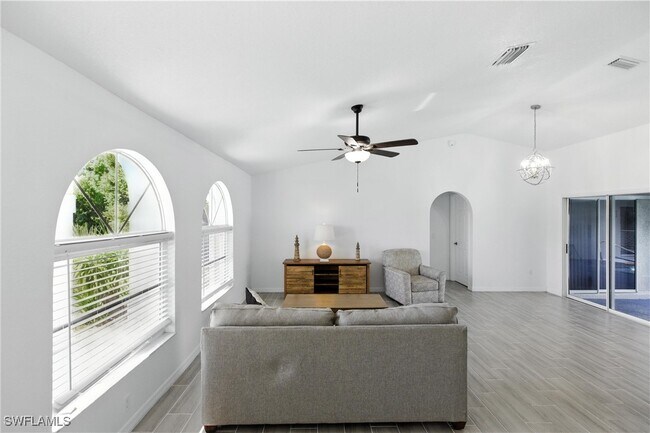 Foto del edificio - 830 Columbia St