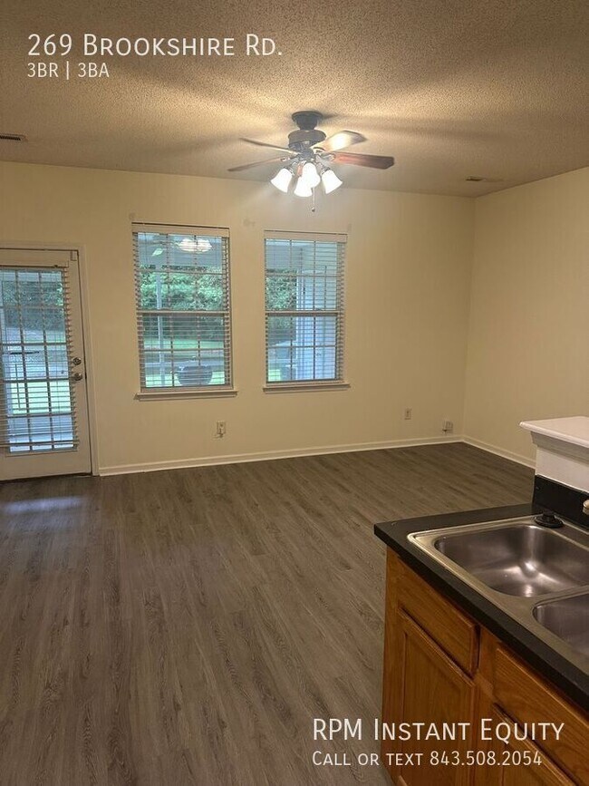 Foto del edificio - 269 Brookshire Rd